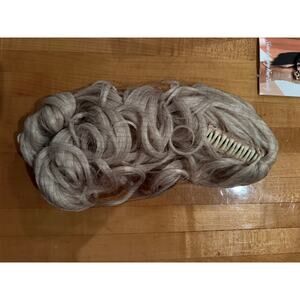 Seikea claw clip blonde Wig Ponytail wavy extension New in box
